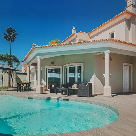 Exceptional 5 Bedroom Villa البوفيرا