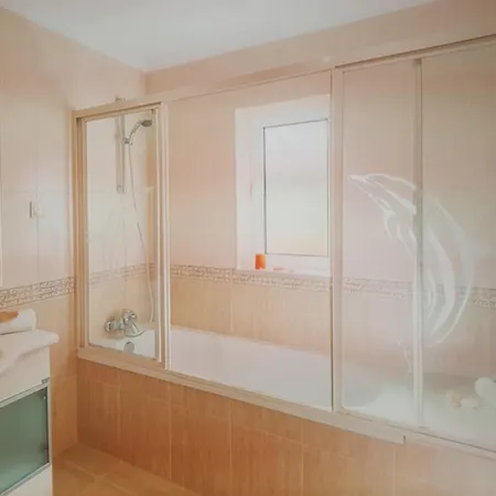 Exceptional 5 Bedroom Villa Вилла Албуфейра